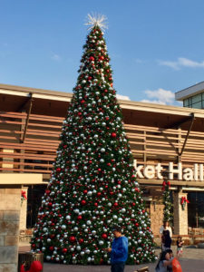 Christmas Tree at Clarksburg Outlet Mall 